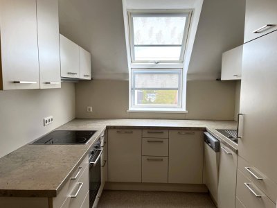 4 Zimmer Wohnung mit Loggia in Bestlage