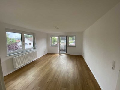 Schöne 3-Zimmer-Wohnung mit Balkon und Einbauküche in Selb (Plössberg)