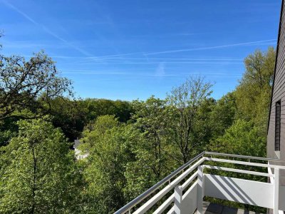 ESSEN-HEISINGEN: Panoramablick über das Ruhrtal! Traumwohnung  im „Idyll Heisingen“!