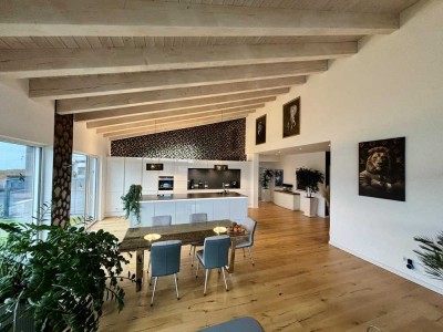 Architektenvilla mit wunderschönen Garten