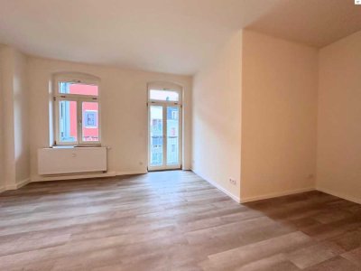 ERSTBEZUG! Frisch sanierte 3-Zimmer mit Terrasse & kleinem Gartenanteil