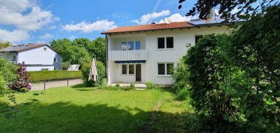 Helle, ansprechende Doppelhaushälfte mit Garage - AUFWENDIG RENOVIERT