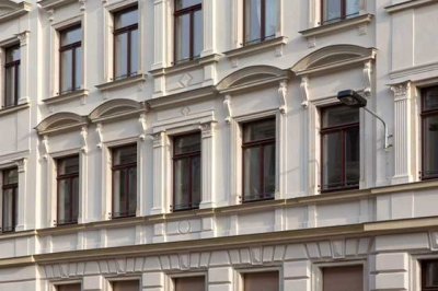 „Gründerzeit trifft modernen Luxus – stilvolle 4-Zimmer-Wohnung mit Balkon & Aufzug in prachtvollem