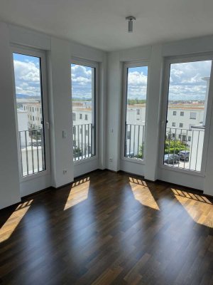 Modernes Penthouse inkl. Einbauküche, großzügiger Dachterrasse, Aufzug, TG-Stellplatz