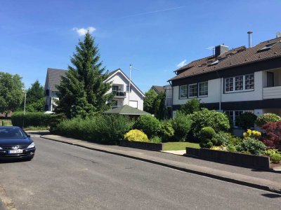 Helle  3,5-Zimmer-Wohnung im Herzen von Leverkusen-Lützenkirchen sucht ruhigen Mieter