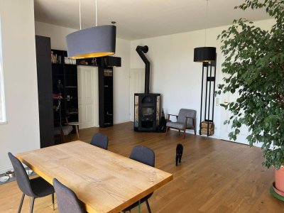 Schöne lichtdurchflutete, ruhige und sonnige Wohnung im 3. OG mit Lift und Fernsicht