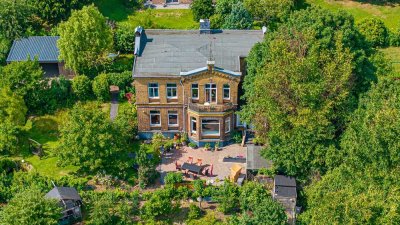 Historische Altbauvilla mit 10 Zi. im Herzen Flensburgs! 1.020 m² Großes Grdstk. in Sackgassenlage!