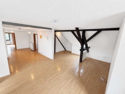 Optimal für Familien! 4-Zimmer-Dachgeschosswohnung mit Balkon Pfersee