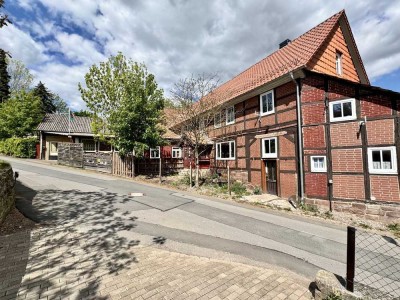 vielseitiges Fachwerkhaus mit Halle und Fernblick
