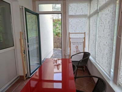 Helle 2,5-Zimmer-Einliegerwohnung mit Wintergarten in ruhiger Lage von Wenigenjena