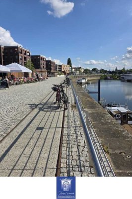 Hafencity Dresden! Traumhafte Wohnung mit zwei großen Balkonen, Lift und vieles mehr