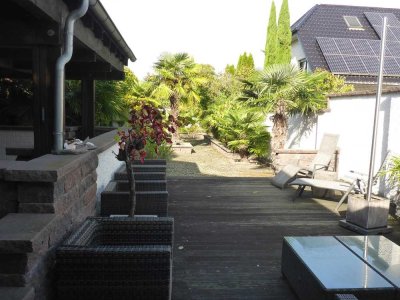 BESONDERES-INDIVIDUELL-CHARMANT- HAUS m. GARTENPARADIES