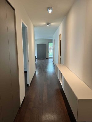 Exklusive 2 Zimmer Wohnung mit Terasse & Parkplatz - Luxus in Bestlage!