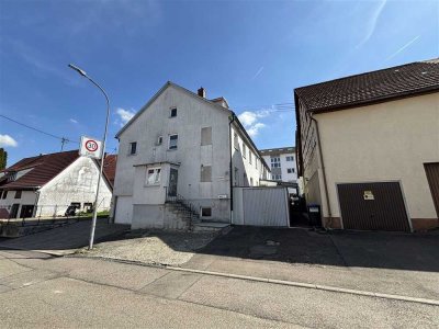 Wohnhaus in ruhiger Seitenstraße - aber zentrumsnah