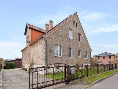 Bezugfrei - Charmantes Dreifamilienhaus mit Pool  und großem Grundstück in Fredersdorf-Vogelsdorf