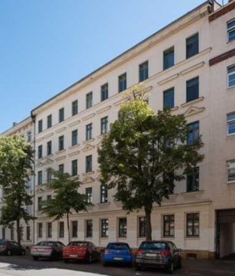 WG-geeignete EG-Wohnung im sanierten Altbau auf ca.65 m² mit Balkon