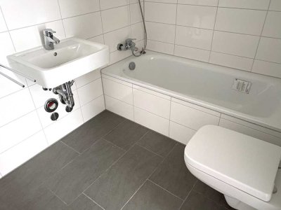 2,5-Zimmer-Wohnung mit großem Wohnzimmer, direkt bezugsfertig