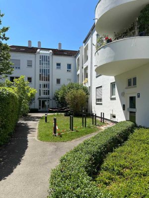 Ruhiger Westbalkon, sehr hell--freie Wohnung im Hochparterre