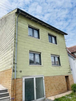 Solides Einfamilienhaus mit Entwicklungspotential