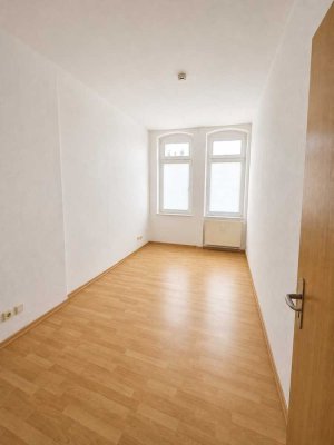 Helle 2-Zimmer-Altbauwohnung mit Einbauküche