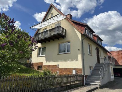 * Gepflegtes Zweifamilienhaus in Hardegsen * GS ca. 875 m² * Wohnfläche ca. 180 m² * 2 Garagen *