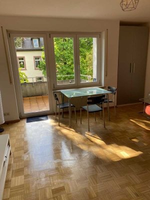 Sehr schöne und helle e 1-Zimmer-Wohnung mit gehobener Innenausstattung in Freiburg-Wiehre