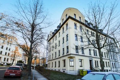 *Vermietete* 2-Zi.-Wohnung im Dachgeschoss mit Balkon eines denkmalgeschützten Mehrfamilienhauses
