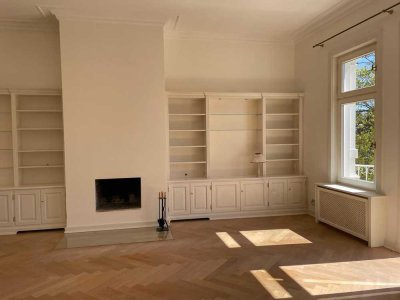 Luxuriöse 4-Zimmer Wohnung im 2. OG mit Balkon in Hamburg-Harvestehude