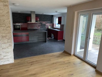 Exklusive, vollständig renovierte 3-Raum-Wohnung mit Terrasse in Bad Bellingen