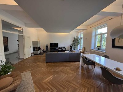 Luxuriöse 6-ZKB-Wohnung mit Einbauküche und 2 Balkonen