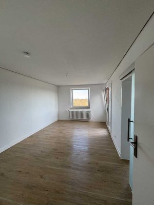 1,5-Zimmer Wohnung im 7. OG, in Brachenfeld-Ruthenberg
