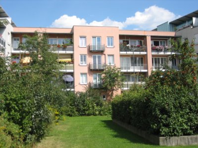 Möbliertes Appartement mit Balkon und Tiefgarage nahe BER Airport