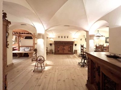 Luxuriös ausgebauter Gewölbekeller mit exklusiver Bauernstube in Altschwabing