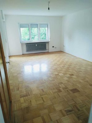 Ab Sofort! Neu renovierte 2-ZKB-Wohnung mit Südbalkon Nähe Blausee