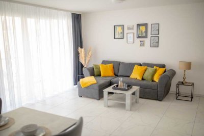 Stilvolle, neuwertige 2-Raum-Wohnung mit geh. Innenausstattung mit Balkon und EBK