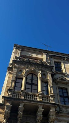 Schöne Wohnung im denkmalgeschützten Gebäude.