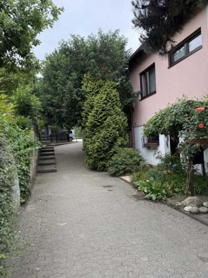 Großzügiges Reihenendhaus
mit uneinsehbarem Garten