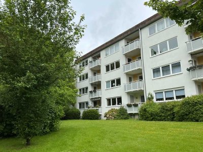 Flotte 3-Raum-Wohnung mit Balkon!