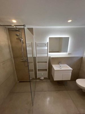 Erstbezug: Sanierte 3-Zimmer-Wohnung (77 m²) mit Terrasse & Stellplatz
