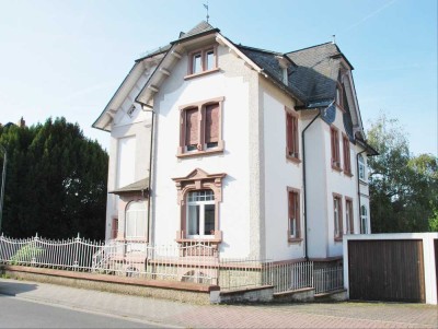 Zwei charmante Altbauwohnungen am Maasgrundweiher in Oberursel