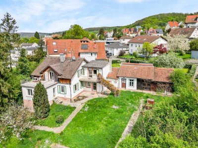 Freistehendes Zweifamilienhaus auf parkähnlichem Grundstück mitten in Mosbach zu verkaufen
