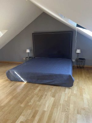 Möblierte 1,5-Zimmer Dachgeschosswohnung