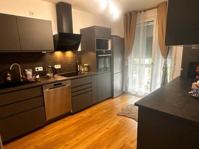 Stilvoll eingerichtete 3-Zimmer-Wohnung mit separater Küche  – Möbliert &