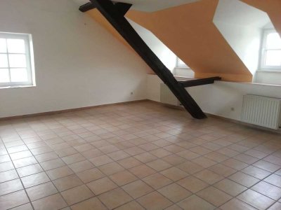 Helle 2 ZKB Wohnung im Dachgeschoß der ehemaligen Dorfschule