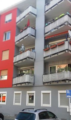 Renovierte 2-Zimmer-Wohnung mit Balkon im 2. OG in Nürnberg-Hummelstein