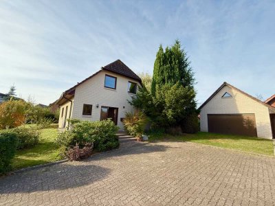 ***Einfamilienhaus in TOP-Lage auf 855 m² Grundstück, 5-Zimmer, Kamin und Doppelgarage***