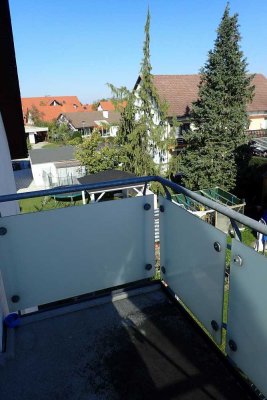 Großzügige 3-Zimmer-Dachgeschoss-Wohnung mit Balkon und EBK in Untermeitingen
