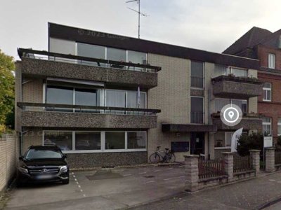großzügig geschnittene 3 Zimmer Wohnung mit einem umlaufenden Balkon! in Ratingen Ost