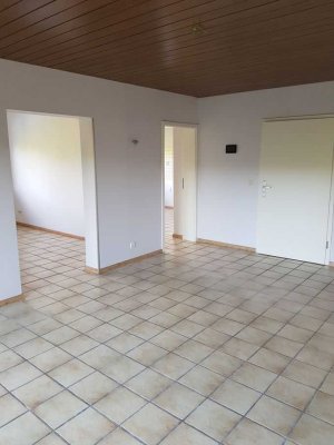 Modernisierte 3,5 Zimmer Wohnung in ruhiger Waldrandlage!