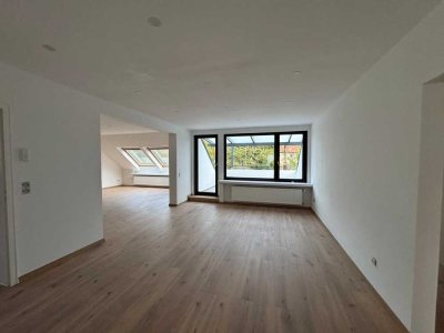 Erstbezug nach Sanierung mit Balkon: ansprechende 6,5 Zimmer-Wohnung in Mühltal